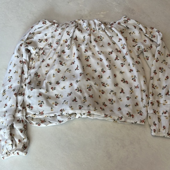 Hollister Floral Top Size S - Juniors - Picture 6 of 8